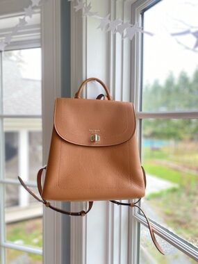 Kate Spade New York Essential Medium Backpack – Bungalow Tan Pebbled Leather